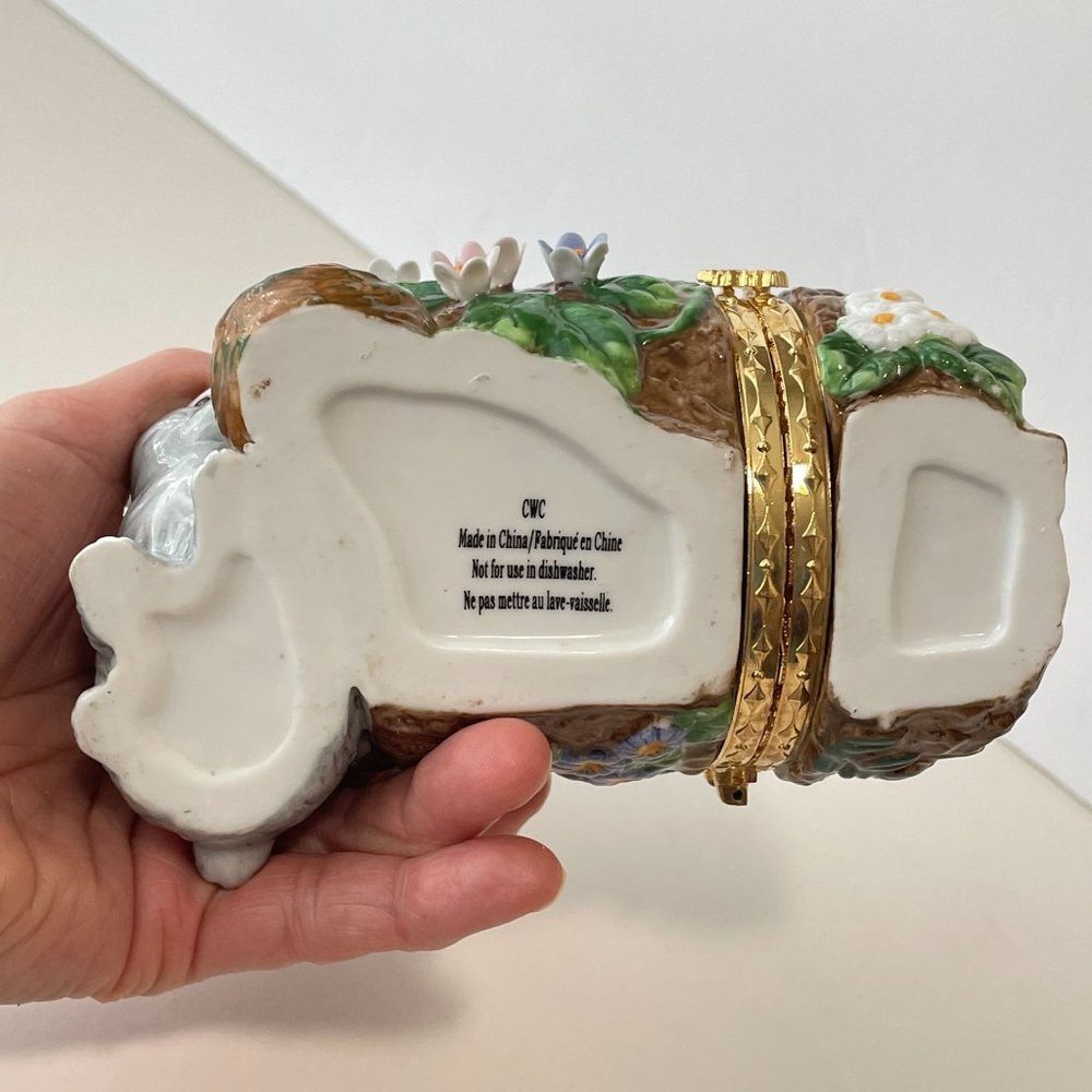 CWC Porcelain Box Easter Bunnies Tree Stump Hinged Keepsake Hand Painted Decor - Picture 8 of 16